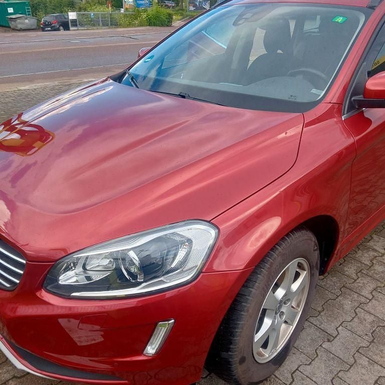 Gebraucht Volvo XC60 Momentum 220 PS (161 kW) 2016 Rot SUV