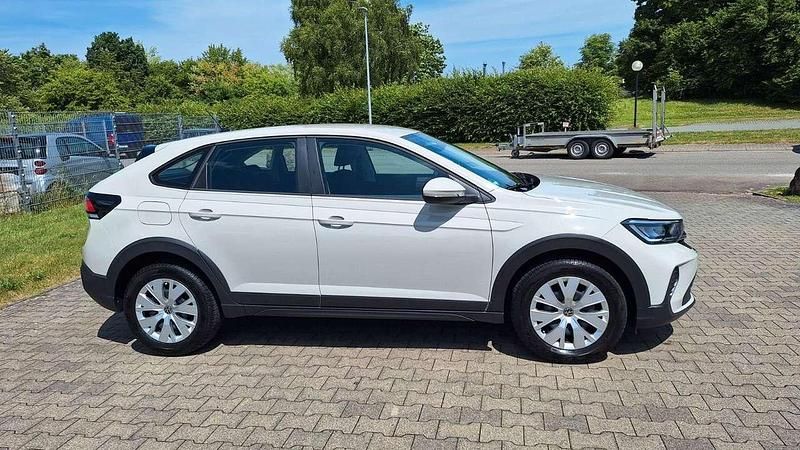 Gebraucht VW Taigo Basis 95 PS (69 kW) 2022 Grau SUV
