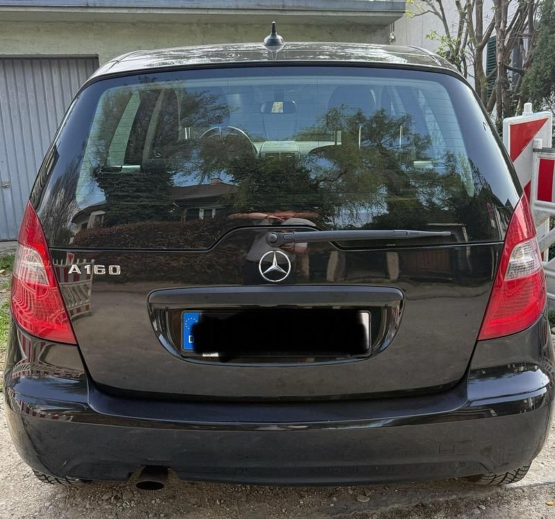 Gebraucht Mercedes A160 95 PS (69 kW) 2010 Schwarz Limousine