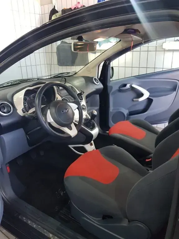 Gebraucht Ford Ka Titanium 69 PS (50 kW) 2010 Schwarz Kleinwagen