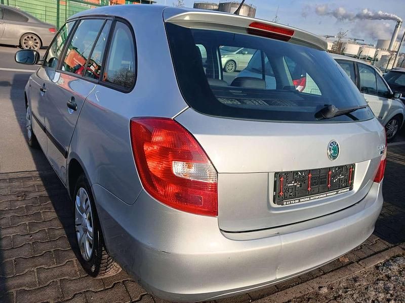 Gebraucht Skoda Fabia Classic 90 PS (66 kW) 2010 Brilliantsilber metallic Kombi