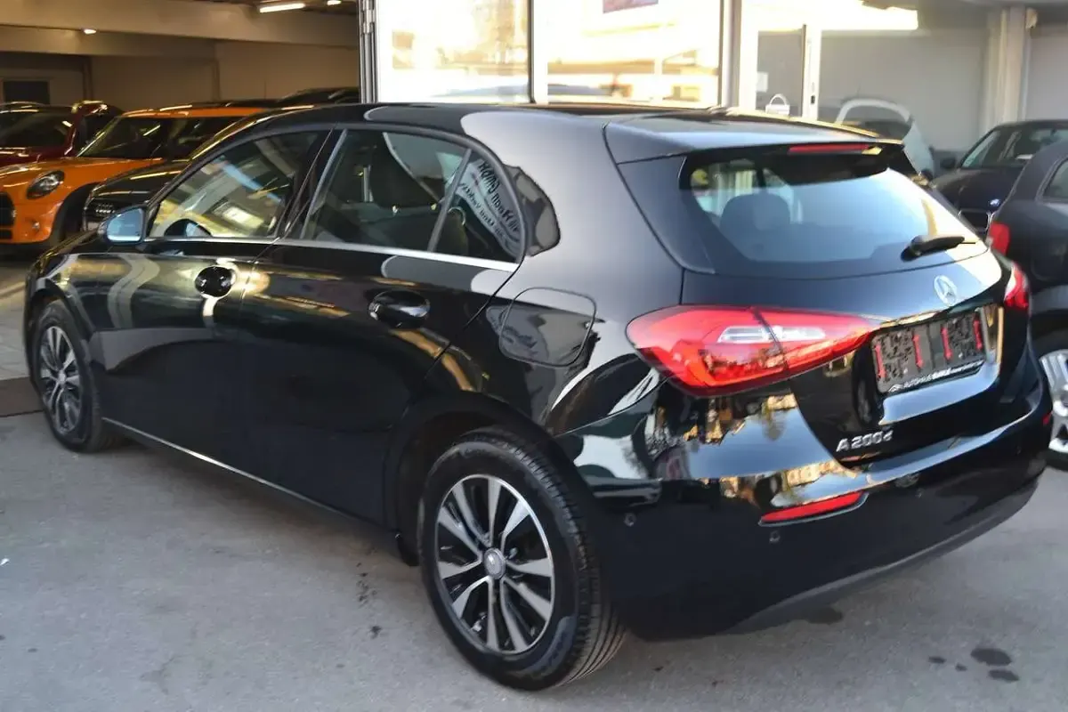 Gebraucht Mercedes A200 Advanced 150 PS (110 kW) 2023 Nachtschwarz Limousine