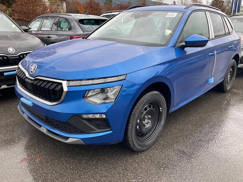 Race blau metallic Neu 2025 Skoda Kamiq Selection SUV | 28.995 € (Fairer Preis) - Bild 1/3