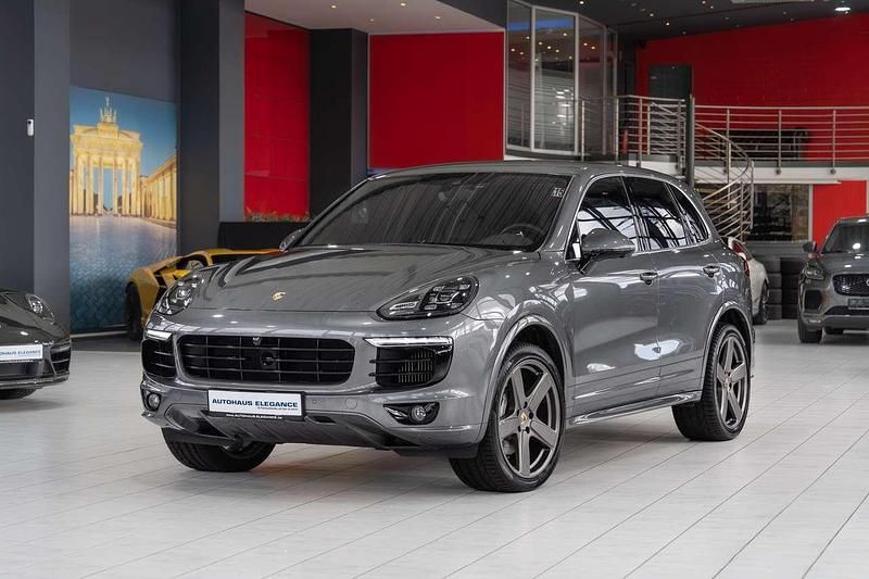 Meteorgrau Gebraucht 2016 Porsche Cayenne S Sport SUV | 53.980 € - Bild 1/4