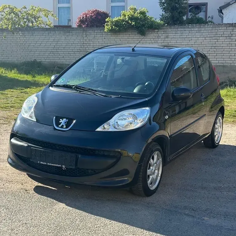 Gebraucht Peugeot 107 Urban Move 68 PS (50 kW) 2009 Schwarz Kleinwagen