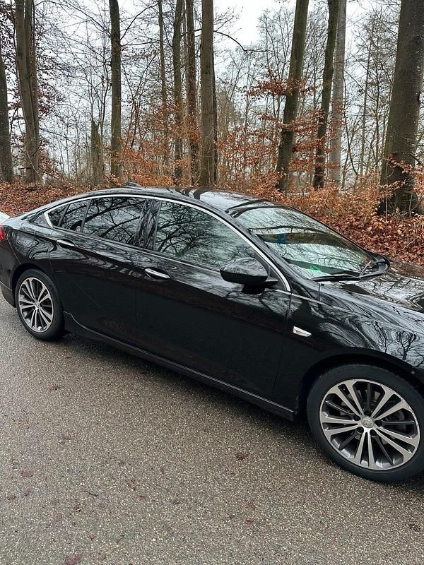 Gebraucht Opel Insignia Sport 140 PS (102 kW) 2018 Schwarz Limousine