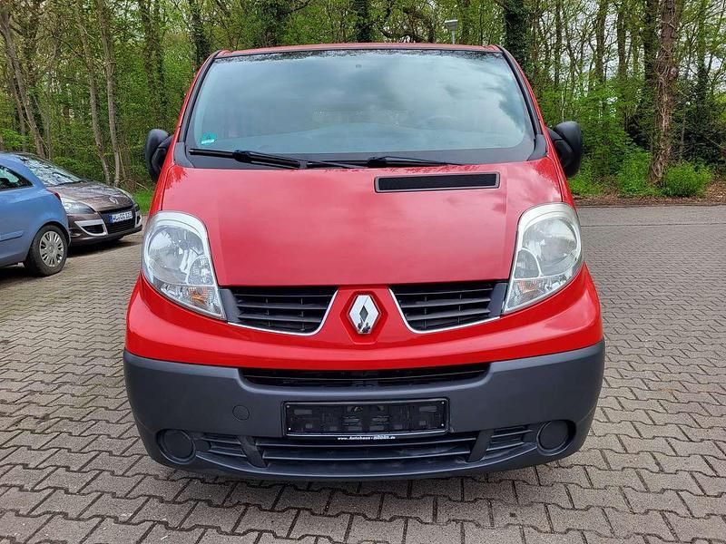 Gebraucht Renault Trafic 145 PS (106 kW) 2010 Volcano red Van / Kleinbus