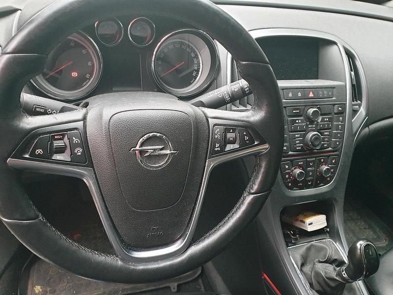 Gebraucht Opel Astra 110 PS (80 kW) 2014 Weiß Kombi