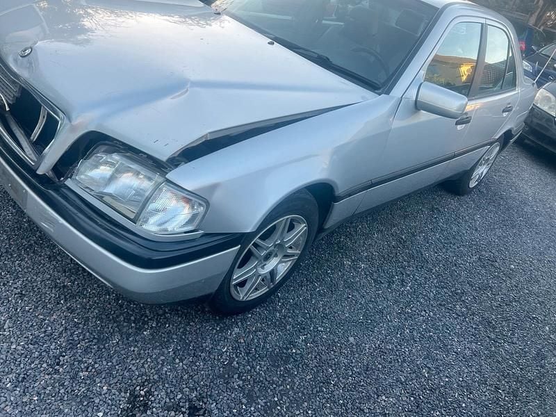 Usata Mercedes 180 2016 Argento Berlina