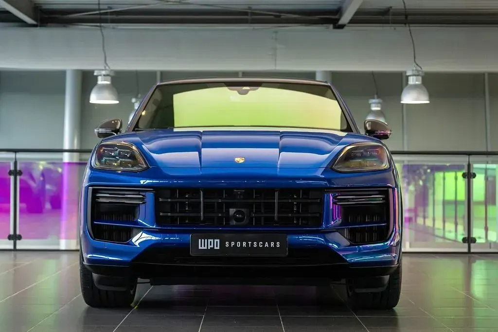 Gebraucht Porsche Cayenne Turbo E-Hybrid 600 PS (441 kW) 2025 Blau SUV