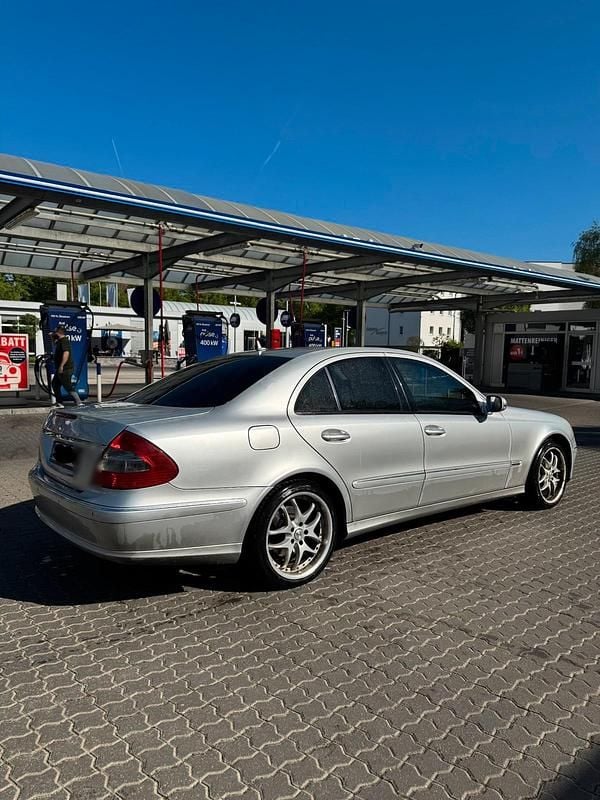 Usata Mercedes E350 2006 Argento Berlina