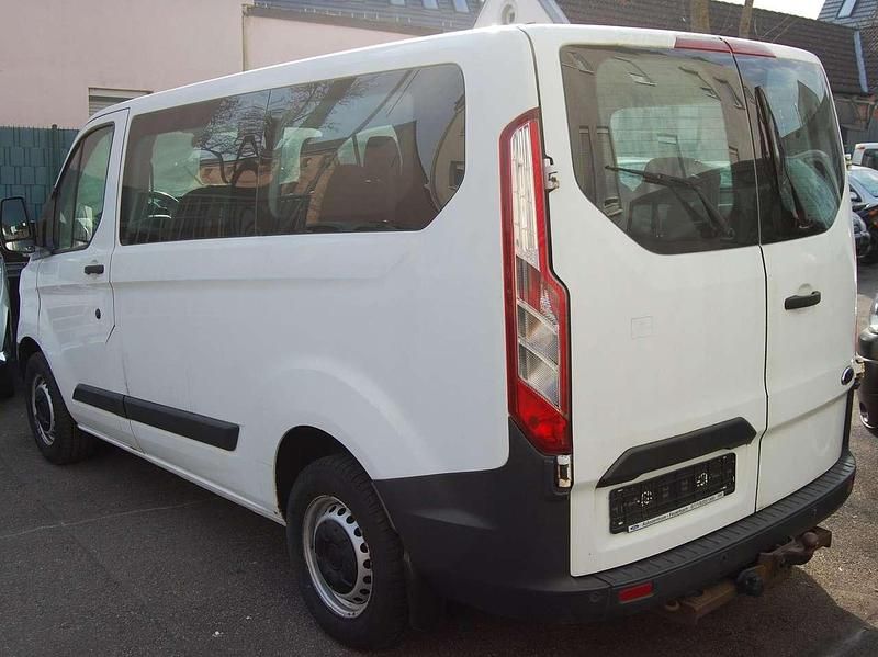 Gebraucht Ford Transit Custom Basis 105 PS (77 kW) 2016 Weiß Van / Kleinbus