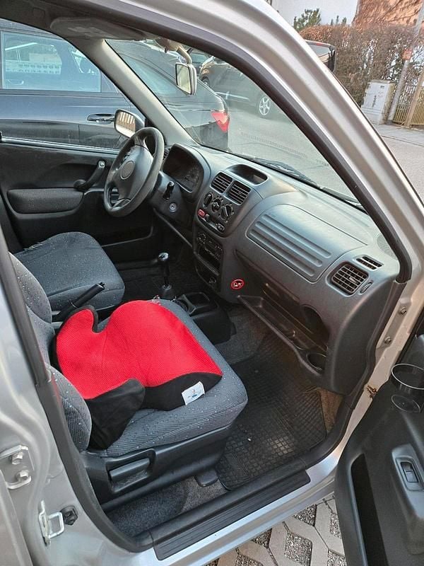 Gebraucht Suzuki Ignis 73 PS (53 kW) 2003 Silber Kleinwagen