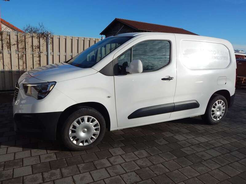 Weiß Gebraucht 2020 Opel Combo Edition Van / Kleinbus | 14.900 € (Fairer Preis) - Bild 1/4