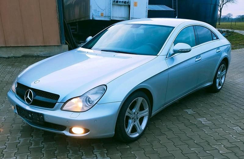 Gebraucht Mercedes CLS320 224 PS (164 kW) 2007 Silber Coupé