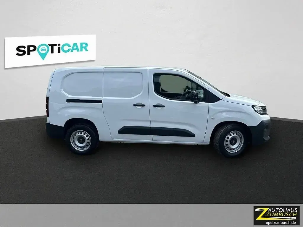 Neu Opel Combo 131 PS (96 kW) 2026 Lackierung weiss icy Van / Kleinbus