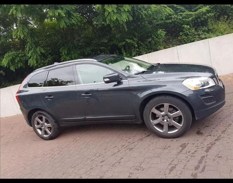 Grün Gebraucht 2013 Volvo XC60 Momentum SUV | 13.500 € (Fairer Preis) - Bild 1/4