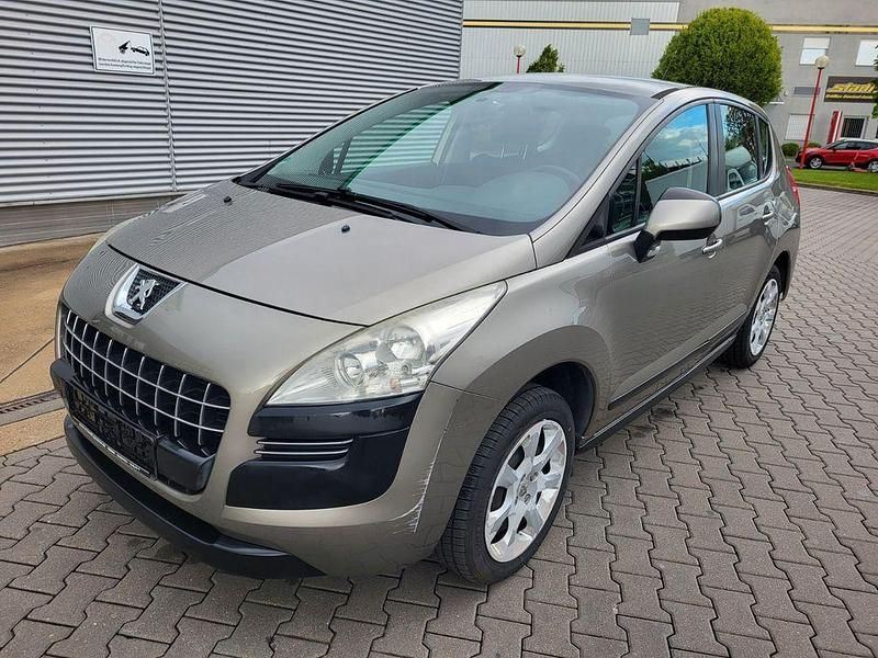Grau Gebraucht 2009 Peugeot 3008 Tendance Van / Kleinbus | 1.590 € (Fairer Preis) - Bild 1/4