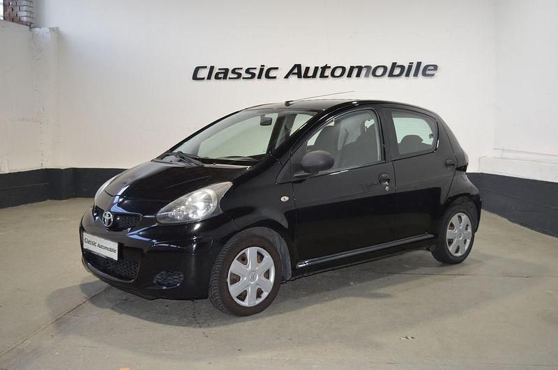 Gebraucht Toyota Aygo 68 PS (50 kW) 2009 Schwarz Kleinwagen