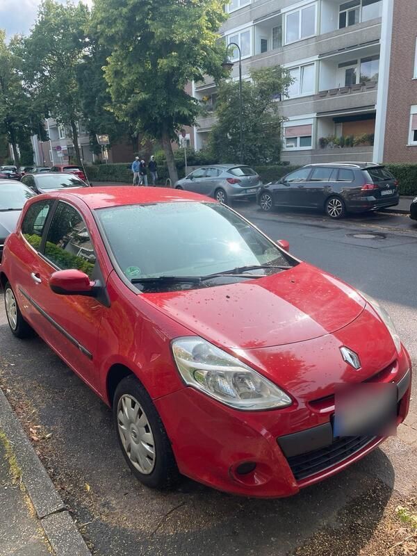 Rot Gebraucht 2011 Renault Clio II Kleinwagen | 2.600 € - Bild 1/4