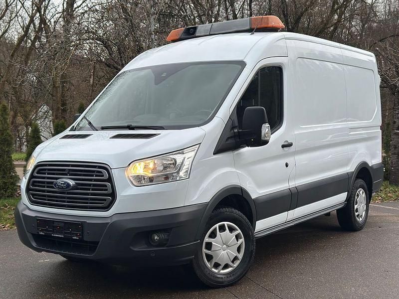Weiß Gebraucht 2016 Ford Transit Van / Kleinbus | 18.900 € (Teuer) - Bild 1/4