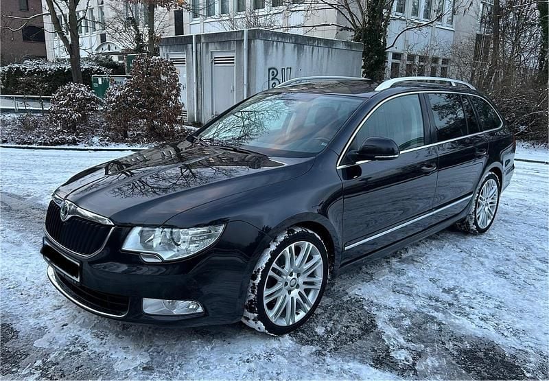 Schwarz Gebraucht 2013 Skoda Superb Sport Kombi | 5.500 € (Fairer Preis) - Bild 1/4