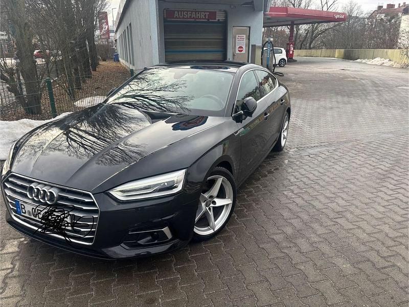 Gebraucht Audi A5 Sportback Sport 150 PS (110 kW) 2018 Schwarz Kleinwagen