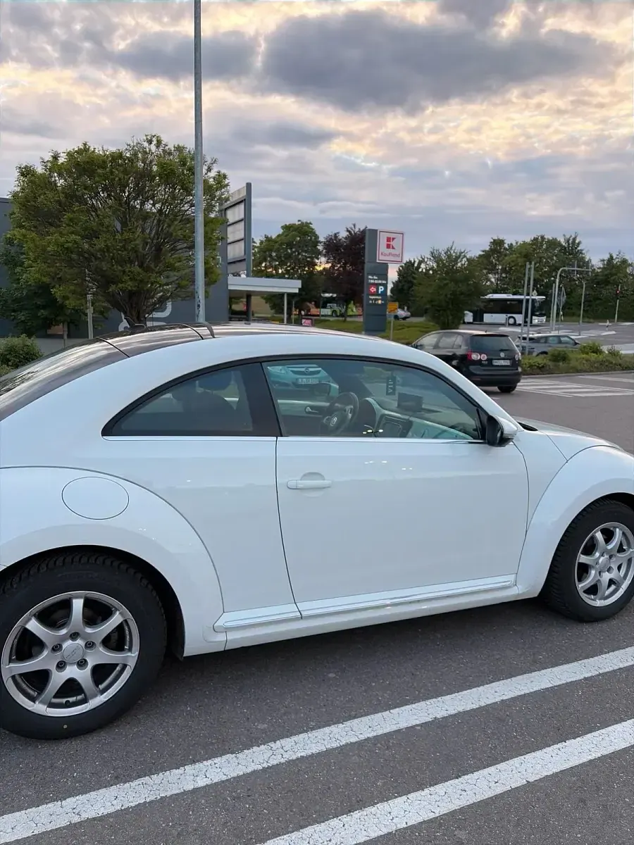 Gebraucht VW Beetle 105 PS (77 kW) 2014 Weiß Kleinwagen