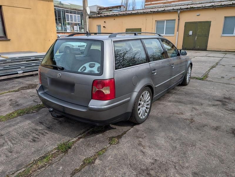 Gebraucht VW Passat 131 PS (96 kW) 2002 Grau Kombi