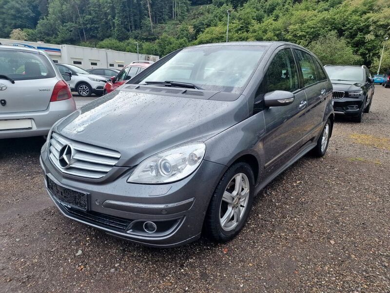Grau Gebraucht 2007 Mercedes B170 Van / Kleinbus | 5.499 € (Guter Preis) - Bild 1/4
