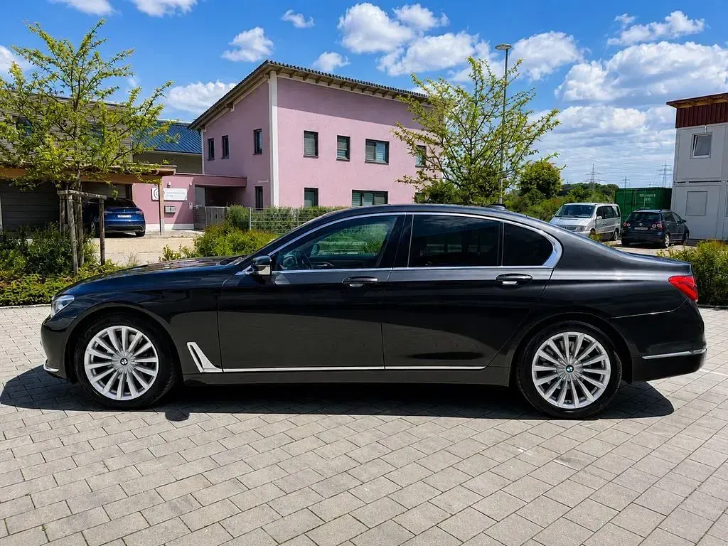 Gebraucht BMW 730 265 PS (194 kW) 2016 Grau Limousine