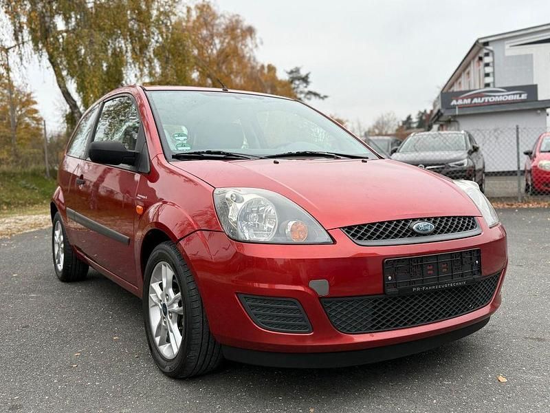 Rot Gebraucht 2007 Ford Fiesta Ambiente Kleinwagen | 1.490 € (Fairer Preis) - Bild 1/4
