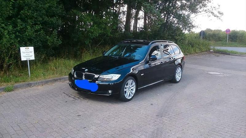 Gebraucht BMW 320 177 PS (130 kW) 2009 Schwarz Kombi