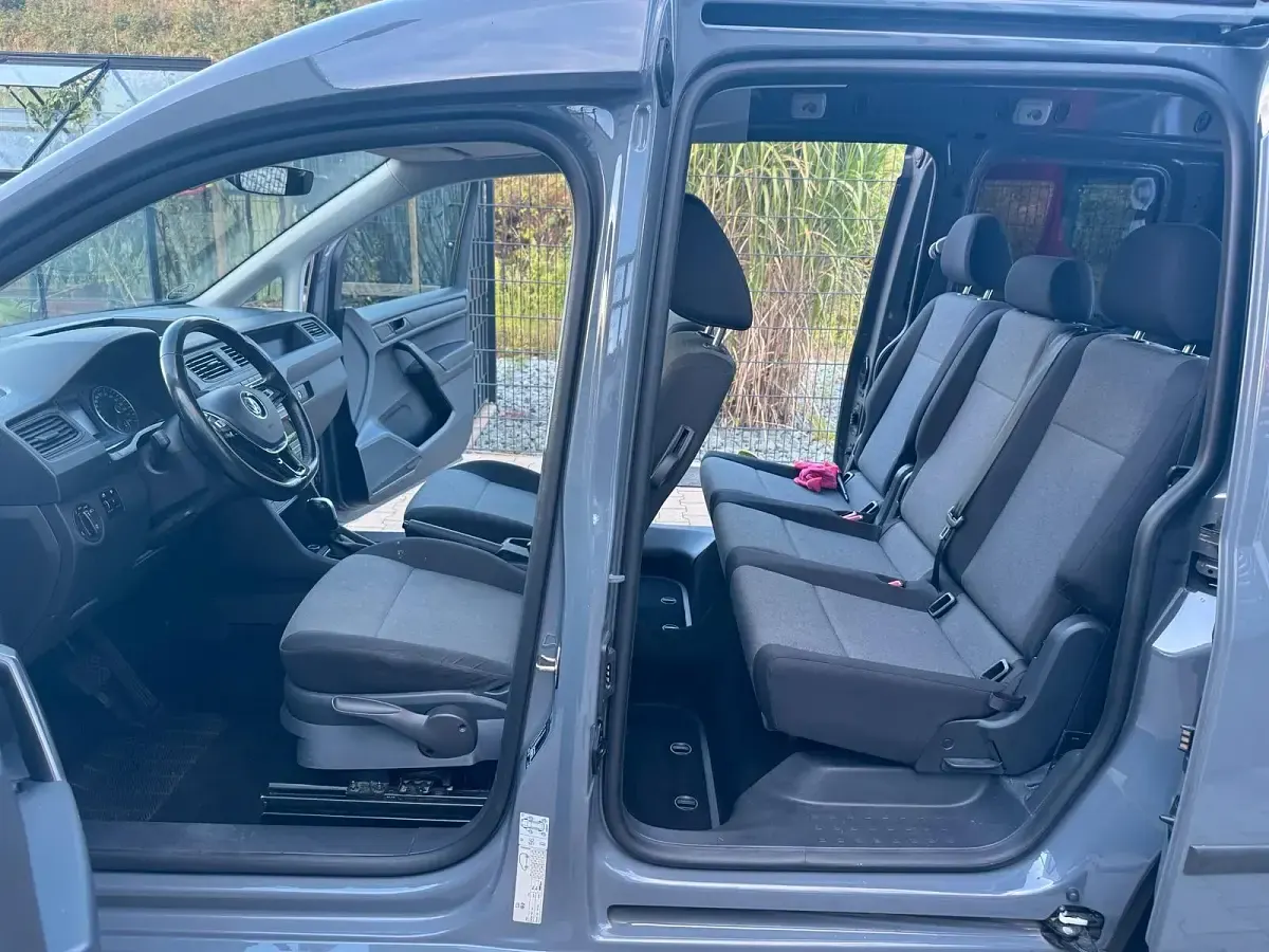Gebraucht VW Caddy 102 PS (75 kW) 2018 Grau Van / Kleinbus