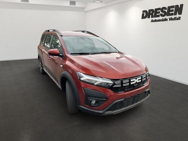 Neu Dacia Jogger Expression 141 PS (103 kW) 2025 Terrakottabraun Van / Kleinbus