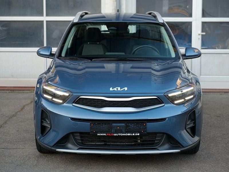 Second-hand Kia Stonic Silver 101 CP (74 kW) 2025 Albastru SUV