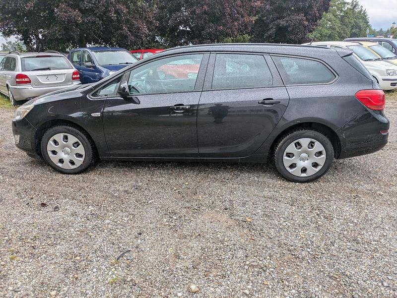 Gebraucht Opel Astra 116 PS (85 kW) 2011 Schwarz Kombi