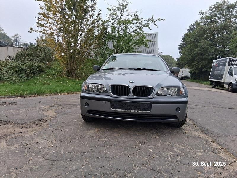 Silber Gebraucht 2004 BMW 316 Limousine | 2.900 € (Etwas zu teuer) - Bild 1/4