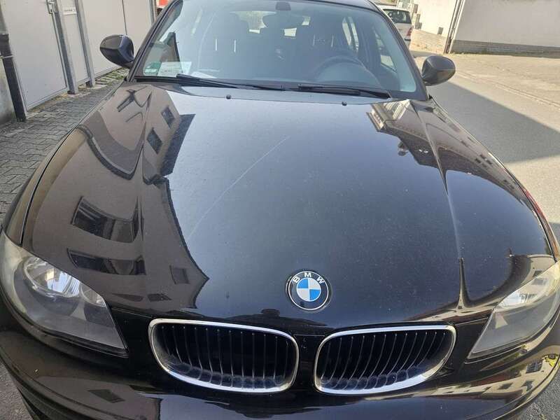 Schwarz Gebraucht 2010 BMW 116 Kleinwagen | 2.799 € (Guter Preis) - Bild 1/4