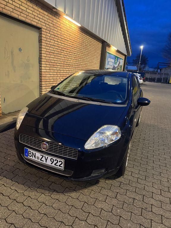 Gebraucht Fiat Punto Dynamic 65 PS (47 kW) 2009 Violet Limousine