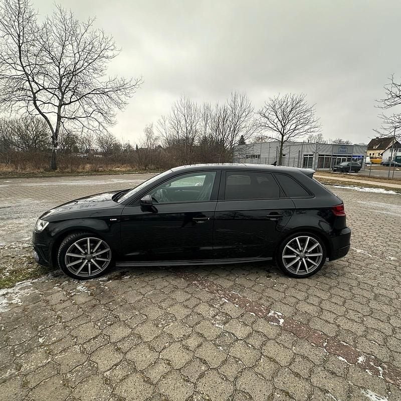 Schwarz Gebraucht 2014 Audi A3 S-Line Kombi | 12.500 € (Fairer Preis) - Bild 1/4