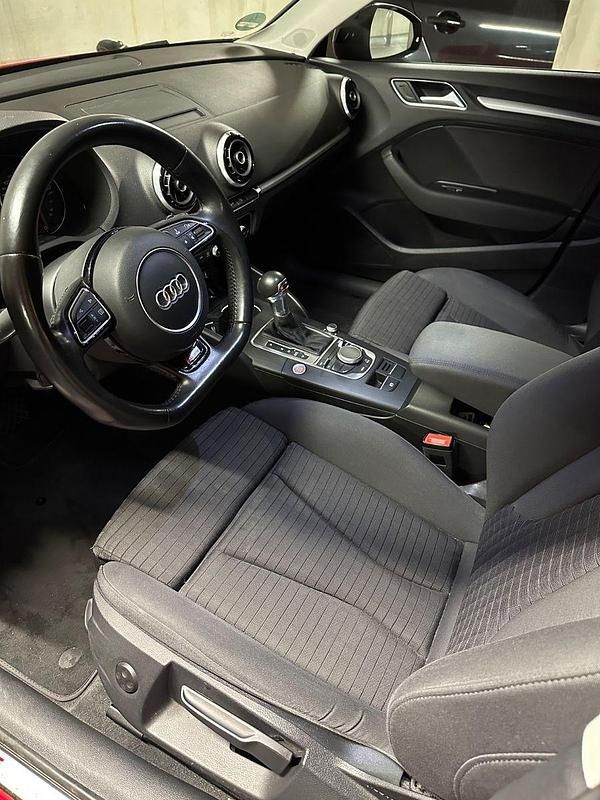 Gebraucht Audi A3 S-Line 150 PS (110 kW) 2016 Rot Limousine
