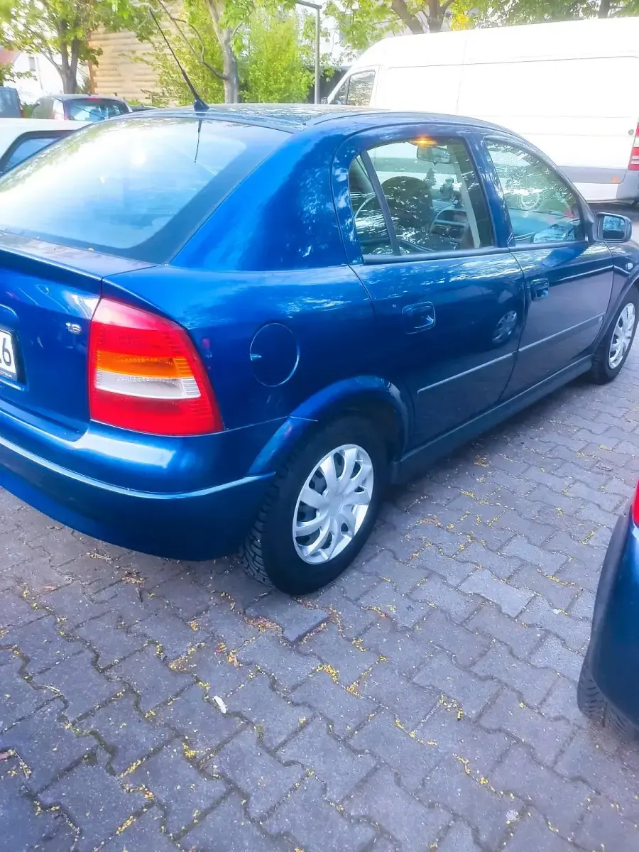 Usata Opel Astra 84 CV (61 kW) 2004 Blu Berlina