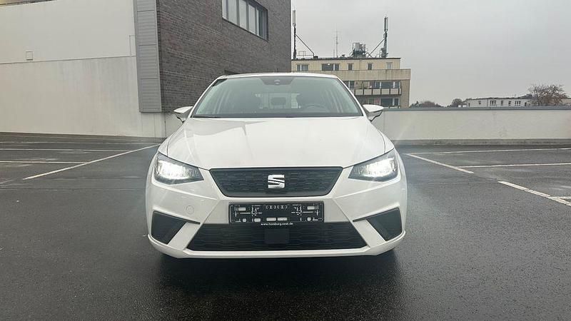 Weiß Gebraucht 2022 Seat Ibiza Limousine | 12.400 € (Superpreis) - Bild 1/4