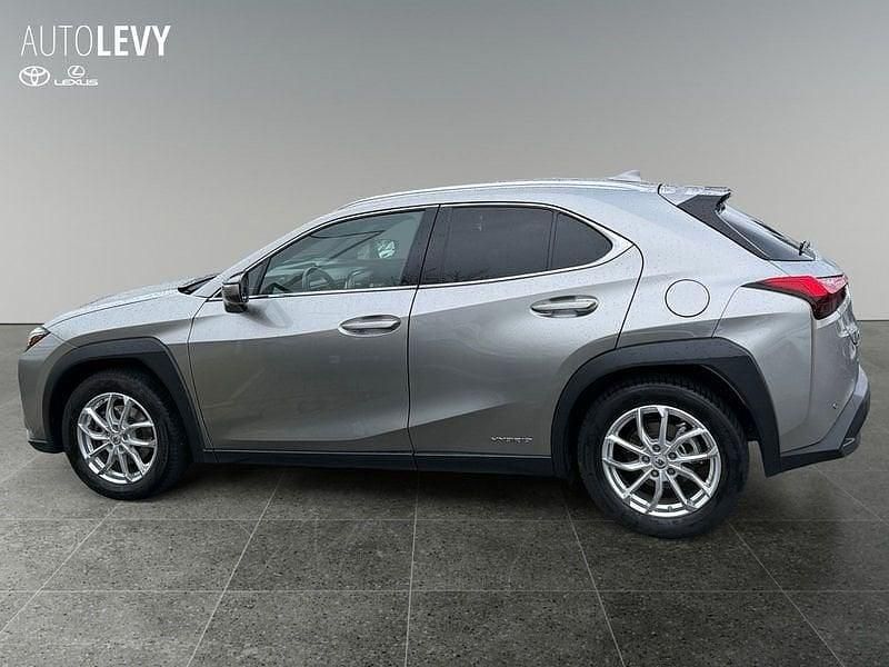 Gebraucht Lexus UX 250h 152 PS (111 kW) 2022 Silber SUV