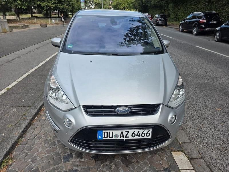 Gebraucht Ford S-MAX Titanium S 140 PS (102 kW) 2012 Silber Van / Kleinbus