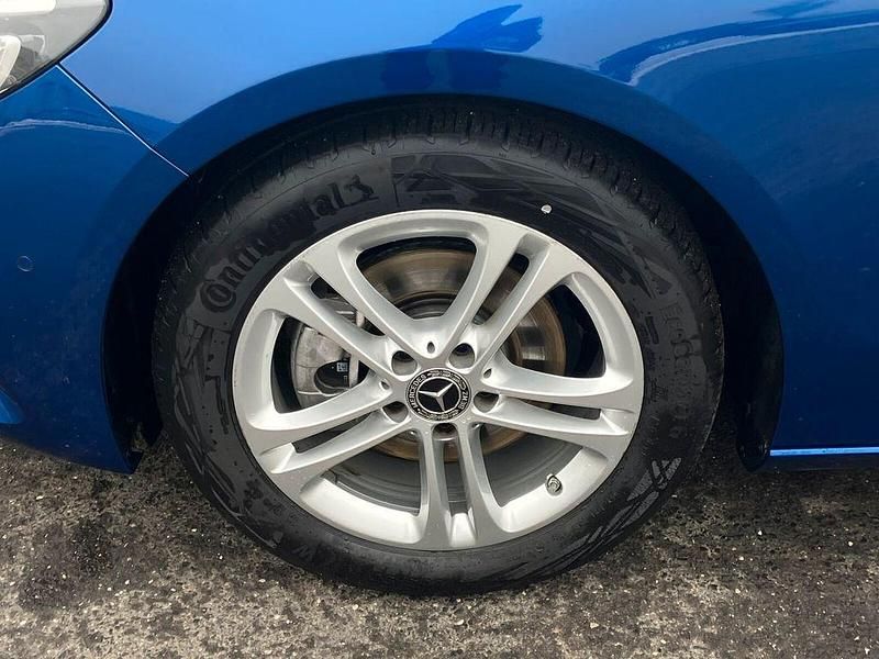 Gebraucht Mercedes B180 Progressive 136 PS (100 kW) 2024 Blau Van / Kleinbus