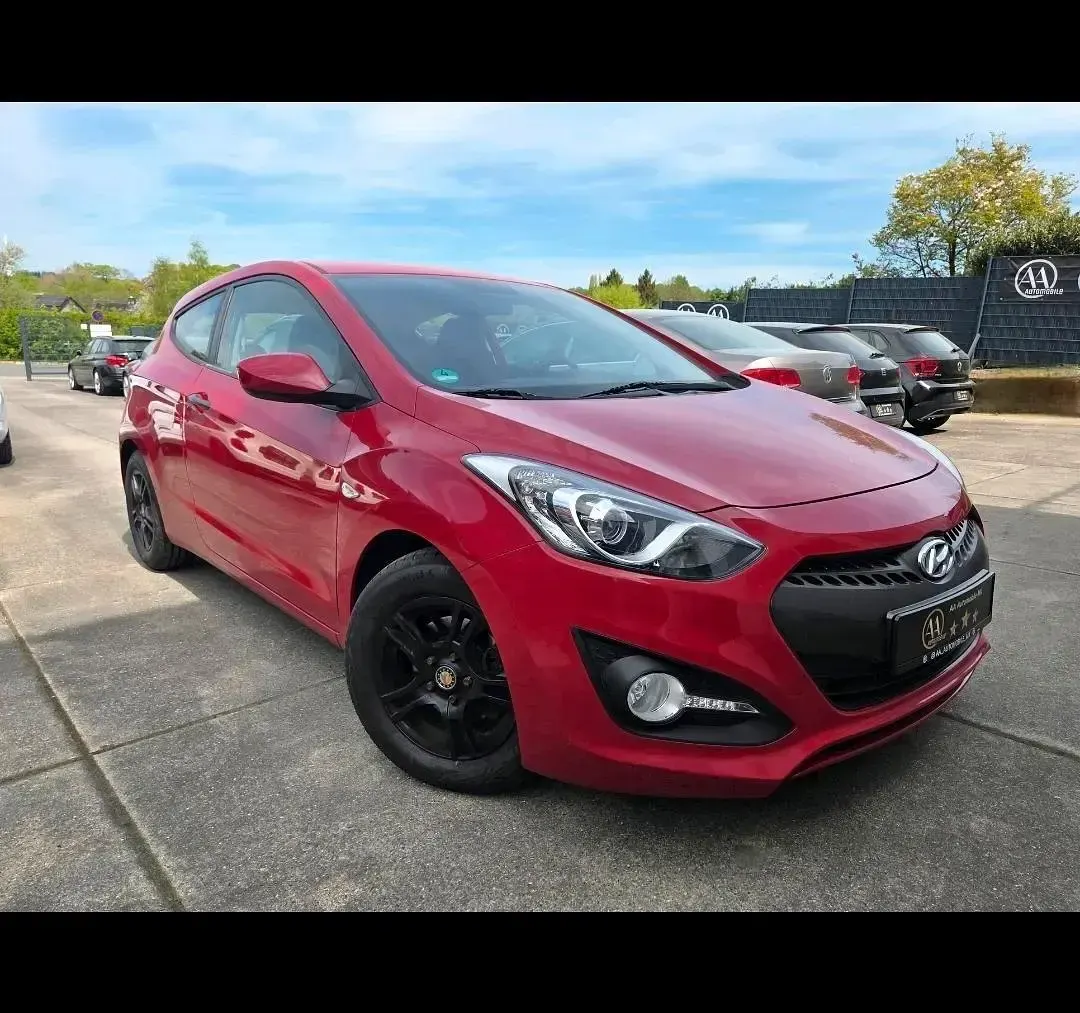 Gebraucht Hyundai i30 Sport 99 PS (72 kW) 2015 Rot Coupé