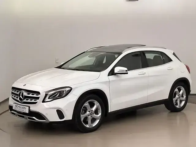 Gebraucht Mercedes GLA180 122 PS (89 kW) 2019 Polarweiss SUV