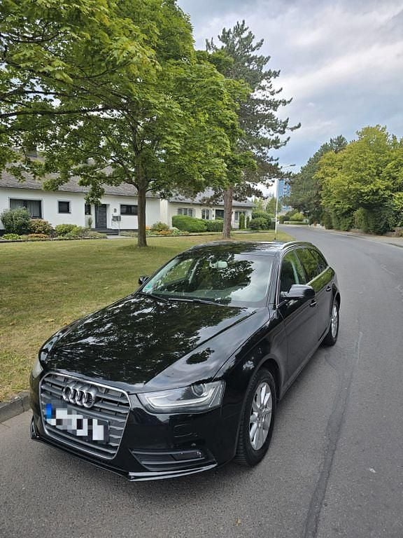 Schwarz Gebraucht 2014 Audi A4 Ambiente Kombi | 10.390 € (Superpreis) - Bild 1/4